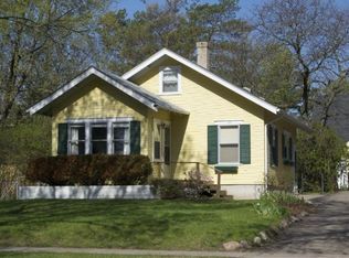 123 Broadway Ave N, Wayzata, MN 55391