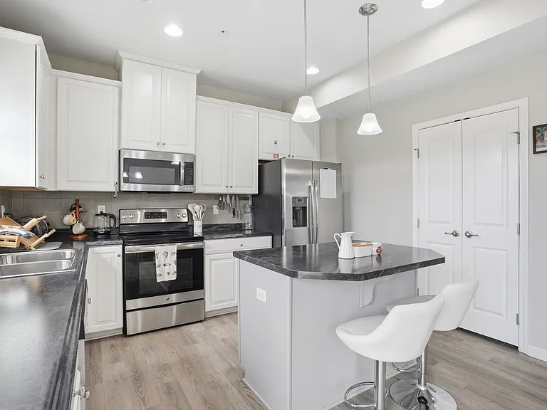404 Aprilmae Way — Photo 11