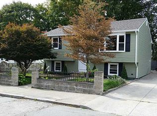 34 Queen St, Cranston, RI 02920