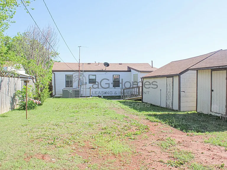 317 W Peach St — Photo 20