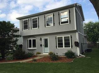 4233 Elm St, Downers Grove, IL 60515