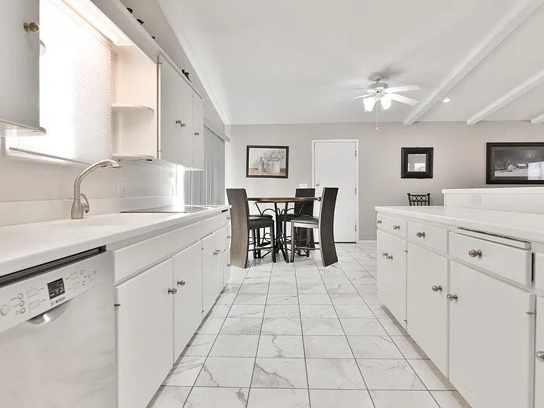 659 Dillon Dr — Photo 14