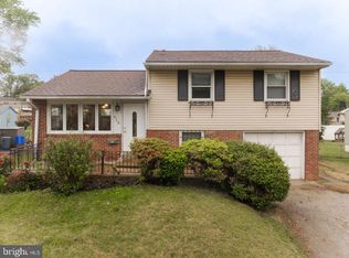 615 Wynnbrook Rd, Secane, PA 19018