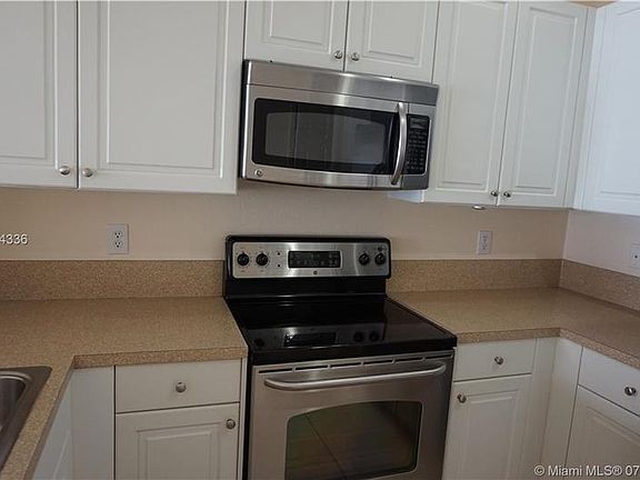 3rd image of 3043 NW 30th Ave