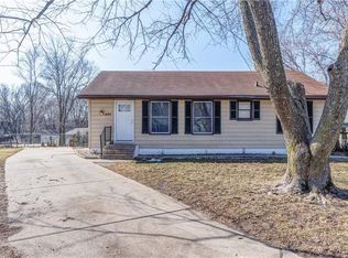 4101 Maple St, Des Moines, IA 50317
