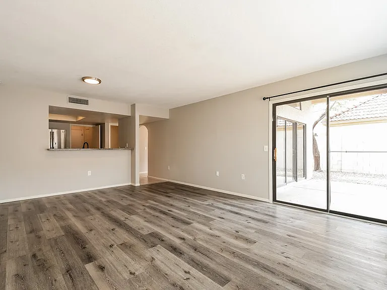 1534 E Campbell Ave — Photo 10