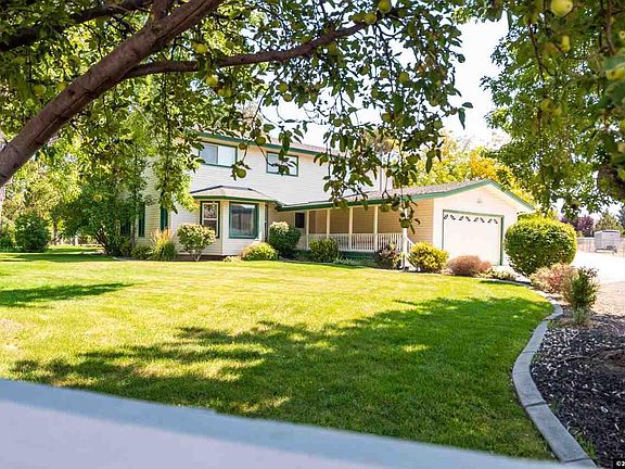 2nd image of 983 Marianne Way