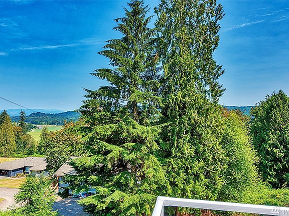 Beautiful valley views from the upper deck.