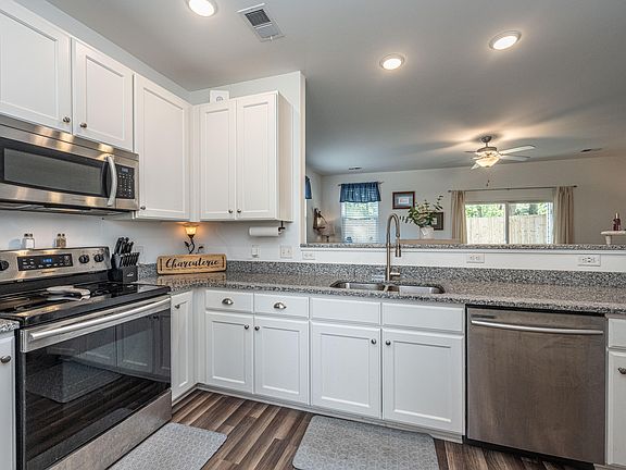 5th image of 136 Spencer Cir