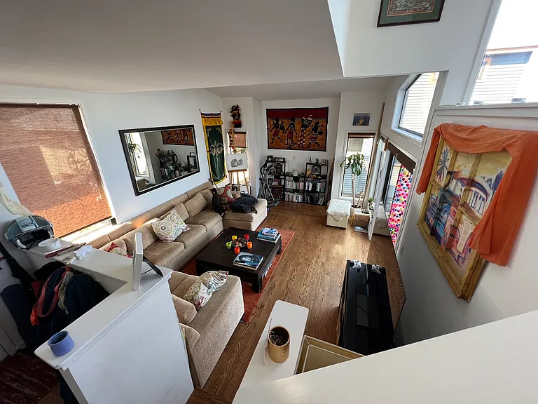 2235 Fairview Ave E #10 — Photo 5