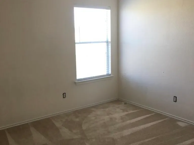 230 Phillips St — Photo 11