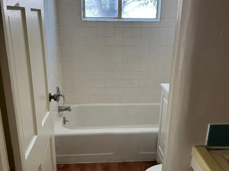 413 & 518 Vassar Dr SE — Photo 9