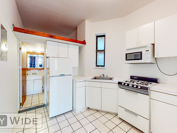 2nd image of 150 2nd Ave APT 1CF