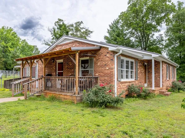 11393 Skipwith Rd, Chase City, VA 23924