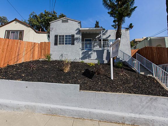 2nd image of 3556 Sierra St