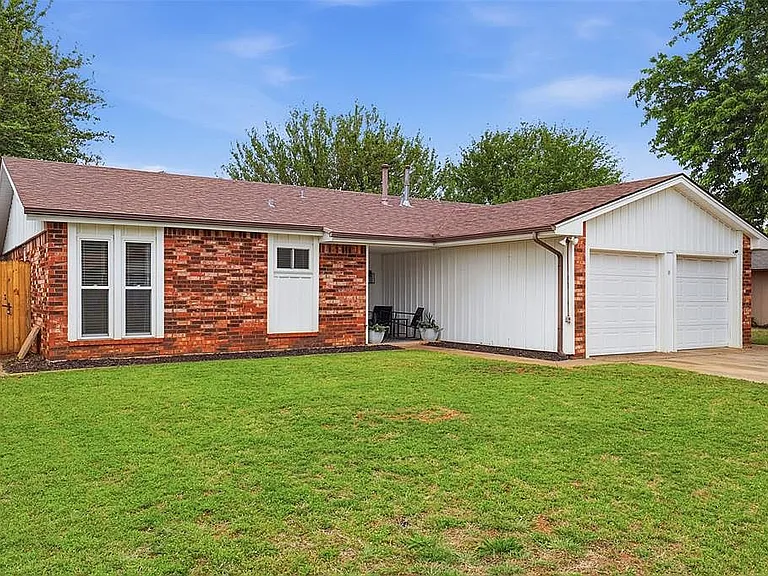 10316 Glascow Dr — Photo 2