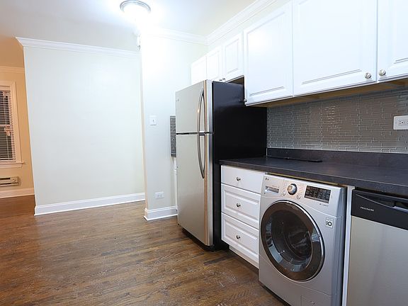 2nd image of 3817.5 N Greenview Ave #E3