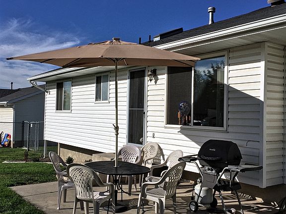 Patio Furniture w/BBQ