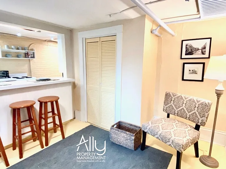 709 Park St — Photo 10