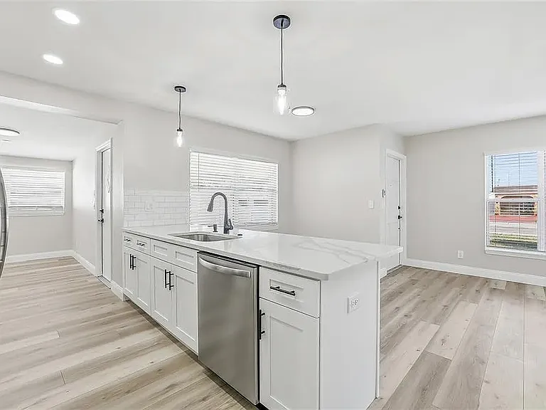 8012 Dell Dr — Photo 17