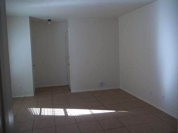 2nd image of 4601 Carlisle Blvd NE APT A7
