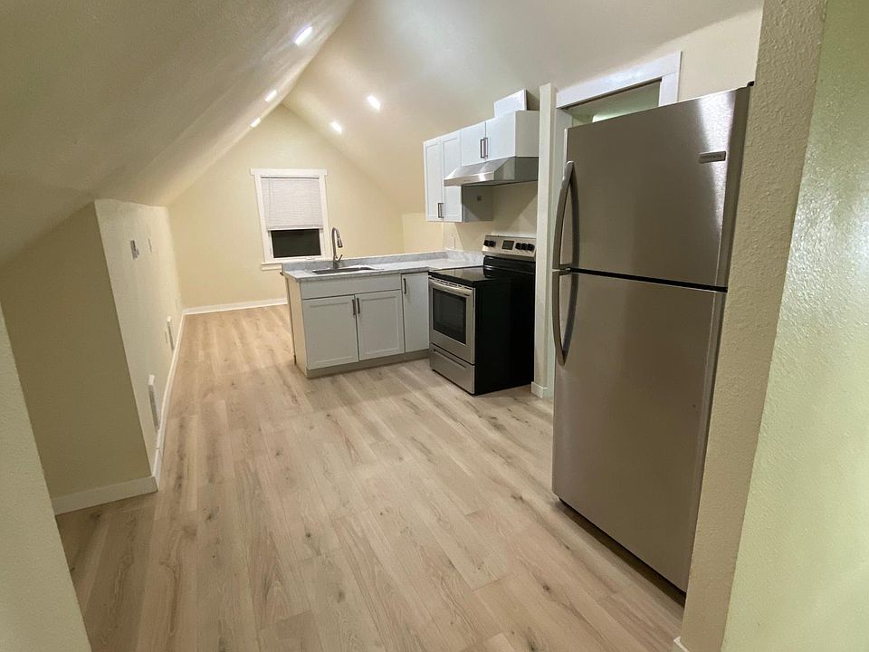 1st image of 3584 Tacoma Ave S #3