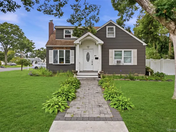 80 Everett Street, Patchogue, NY 11772