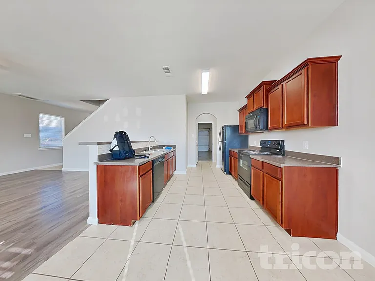 4821 Cedar Springs Dr — Photo 6