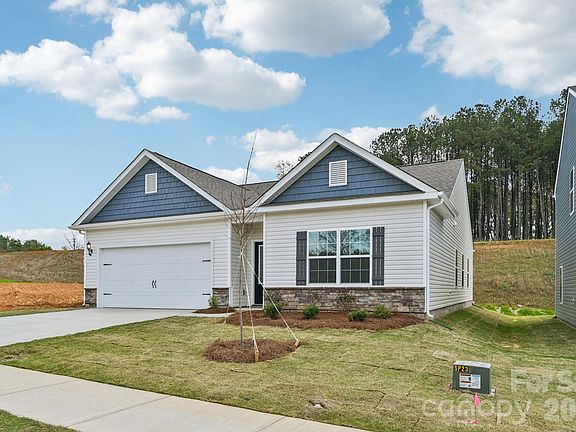 3rd image of 820 Willow Estates Dr