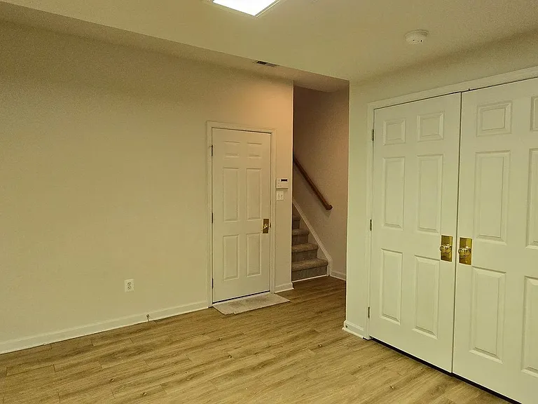 22614 Welborne Manor Sq — Photo 44