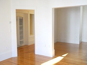 2nd image of 1431 S Van Ness Ave #5
