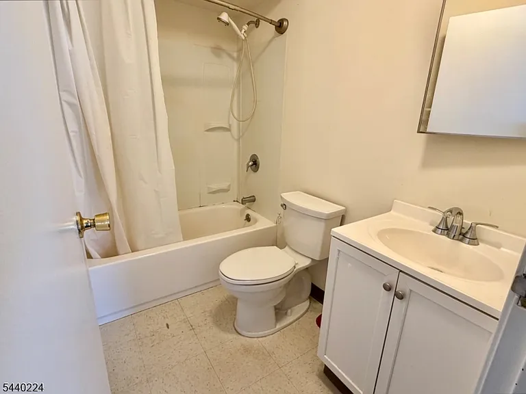 7 Oak Ridge Rd — Photo 7