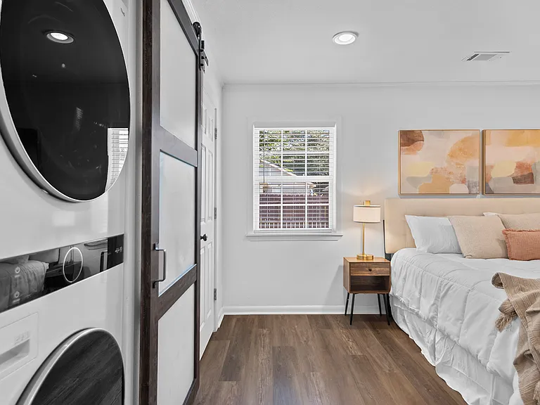 1801 N Polk St — Photo 27