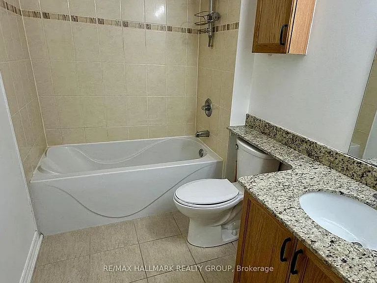 234 Rideau St #209 — Photo 9