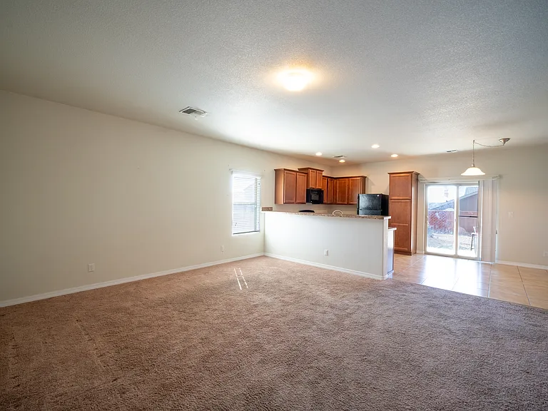 1001 El Paseo St NW — Photo 5