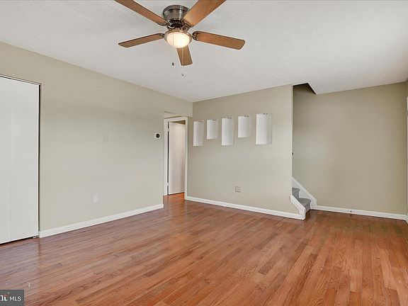 4th image of 317 Stacy Lee Dr
