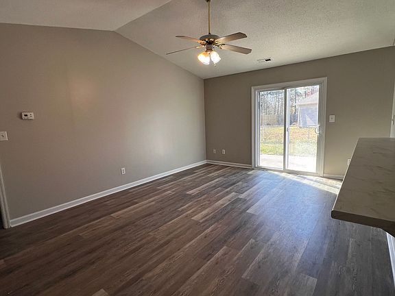 4th image of 144 Charlton Rd