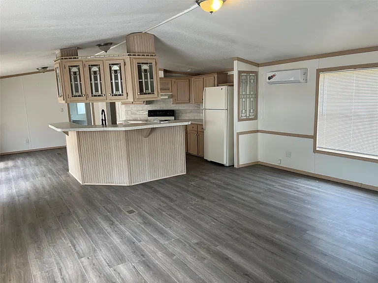 21430 Dunn — Photo 2