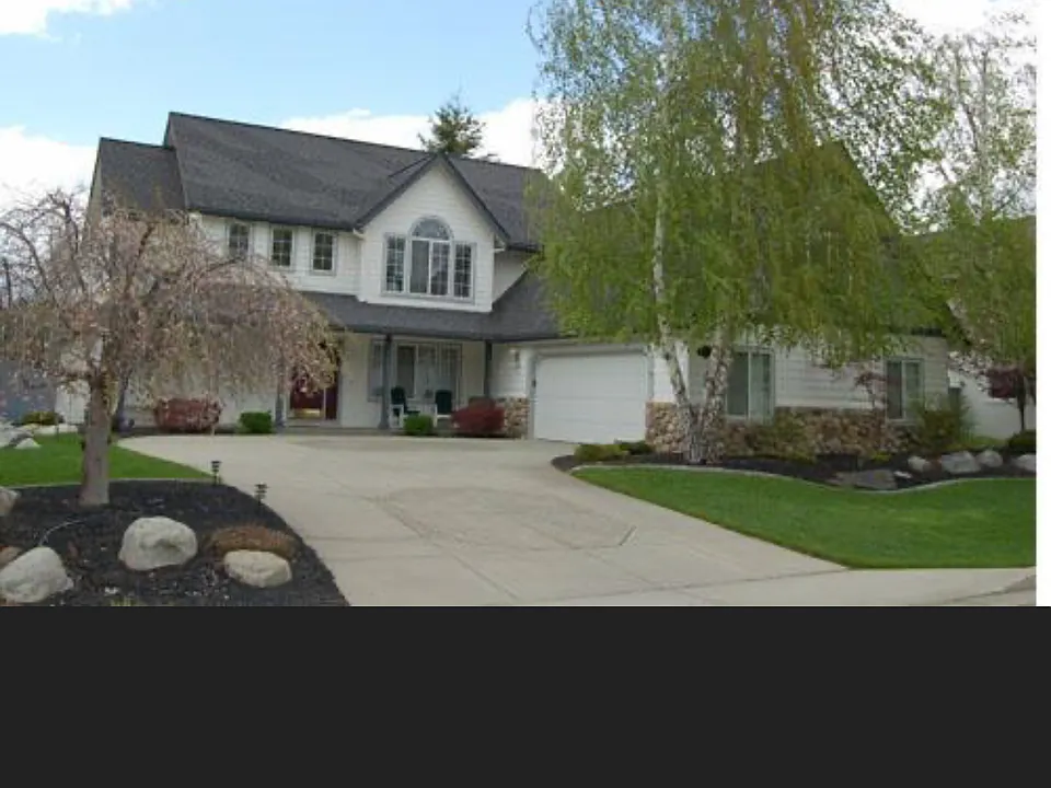 2833 N Bristlecone Dr