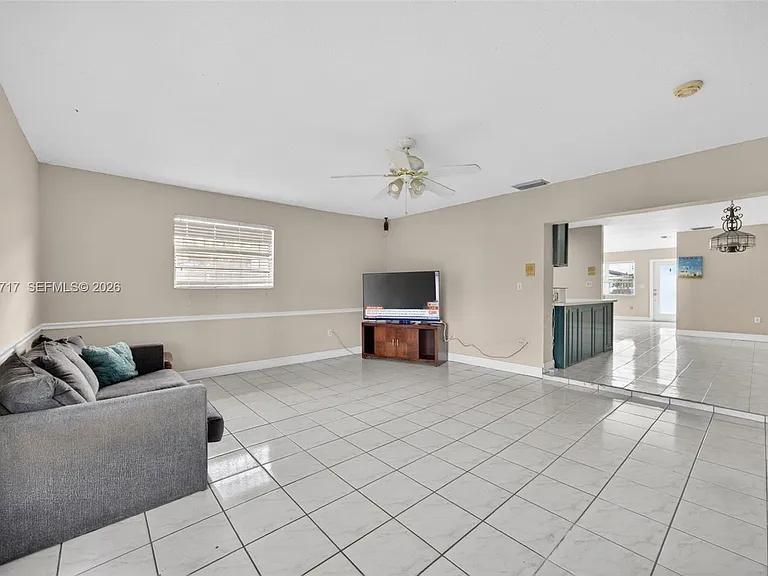 313 NW 132nd Pl — Photo 12