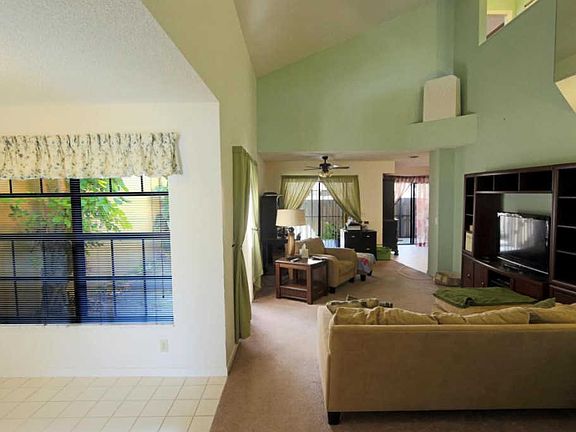 4th image of 9983 Watermill Cir APT B