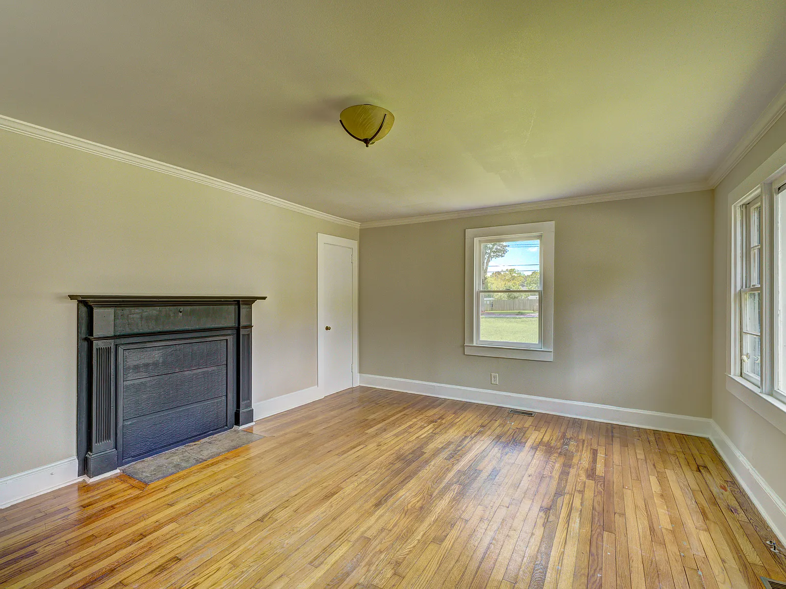 Academy St 300 E - 1 — Photo 2