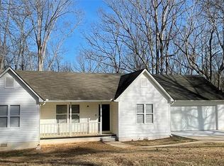 4030 Country Ln, Gainesville, GA 30507