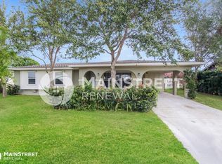 839 Onyx Dr NE, Palm Bay, FL 32905