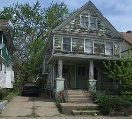 2nd image of 10817 Earle Ave
