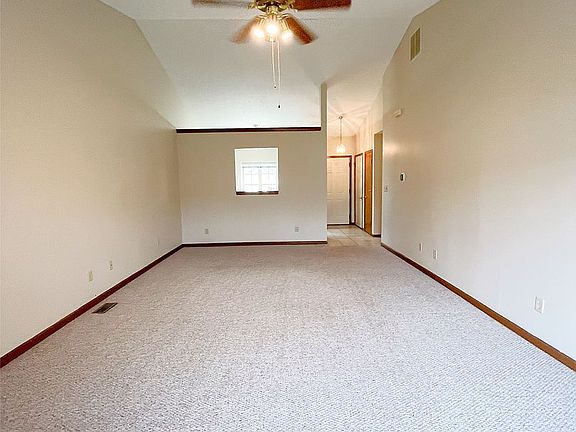 4th image of 3520 Thornhill Cir E