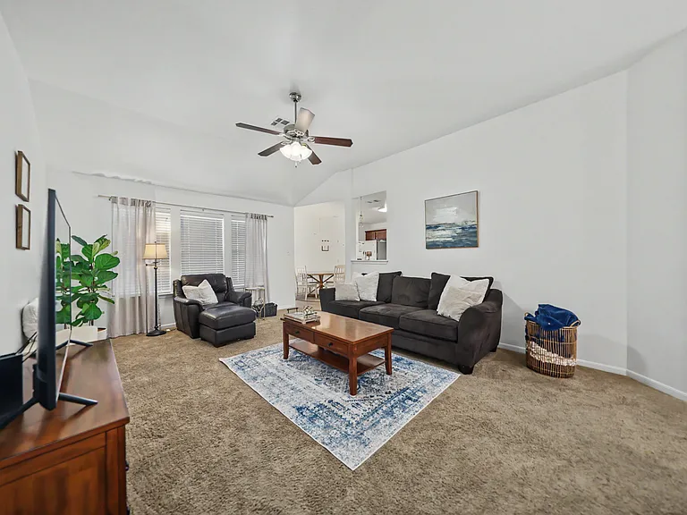 1123 Abbey Rdg — Photo 5