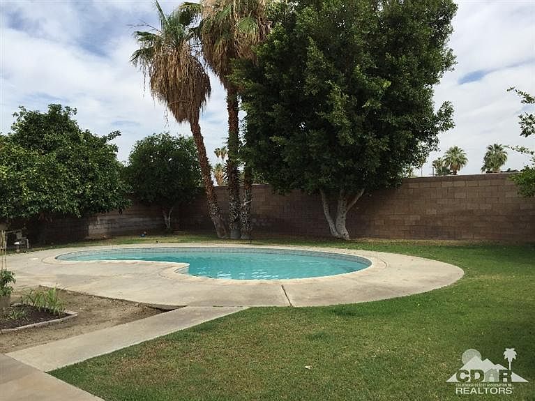 2nd image of 74100 Goleta Ave