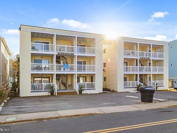 2nd image of 9 64th St #304