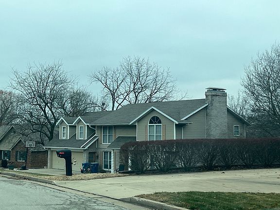 5th image of 2055 Honeysuckle Ln
